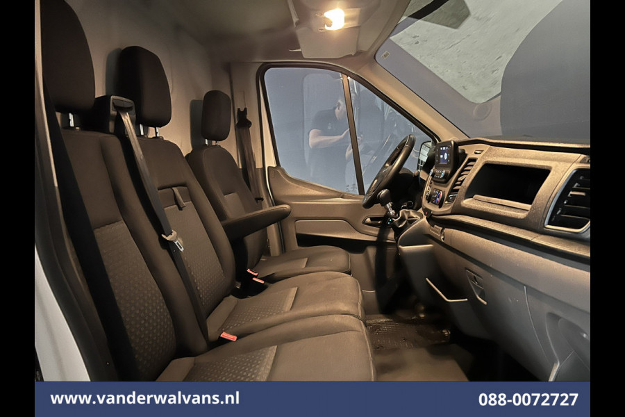 Ford Transit 2.0 TDCI L2H2 Euro6 # Airco | Camera | LED | Cruisecontrol | Parkeersensoren | Verwarmde voorruit Bijrijdersbank, 2450kg trekvermogen