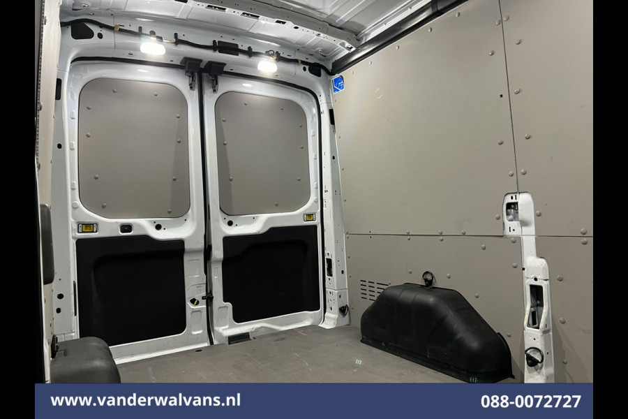 Ford Transit 2.0 TDCI L2H2 Euro6 # Airco | Camera | LED | Cruisecontrol | Parkeersensoren | Verwarmde voorruit Bijrijdersbank, 2450kg trekvermogen