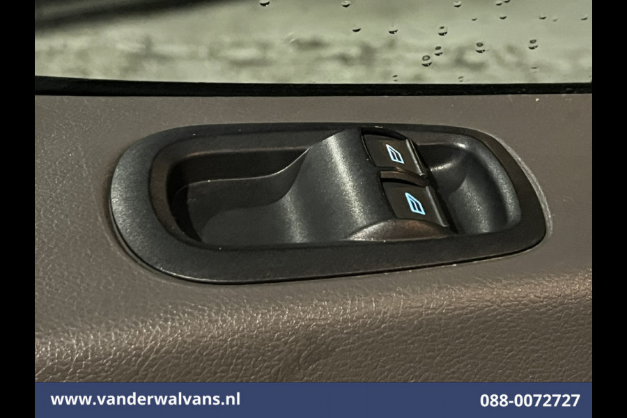 Ford Transit 2.0 TDCI L2H2 Euro6 # Airco | Camera | LED | Cruisecontrol | Parkeersensoren | Verwarmde voorruit Bijrijdersbank, 2450kg trekvermogen