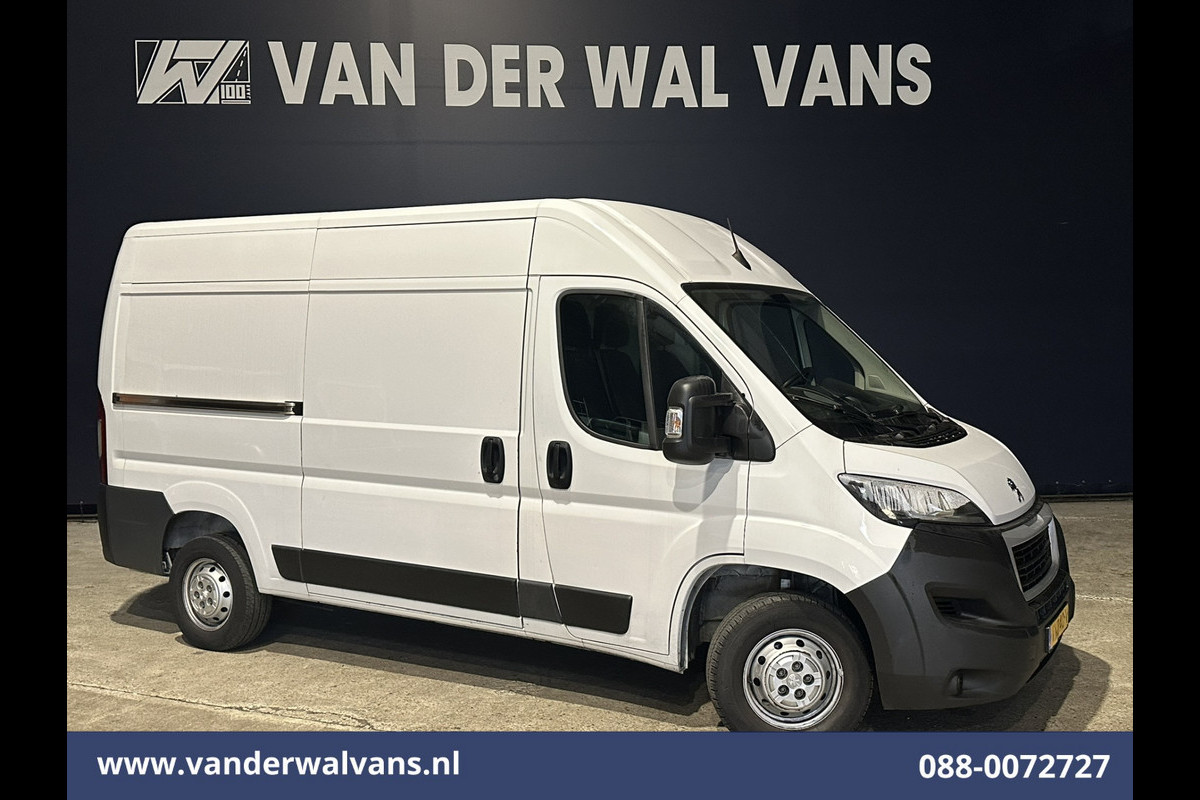 Peugeot Boxer 2.2 BlueHDi 120pk L2H2 Euro6 Airco | 2500kg Trekhaak | Cruisecontrol | Parkeersensoren Bijrijdersbank Peugeot Boxer 2.2 BlueHDi 120pk L2H2 Euro6 Airco | 2500kg Trekhaak | Cruisecontrol | Parkeersensoren Bijrijdersbank