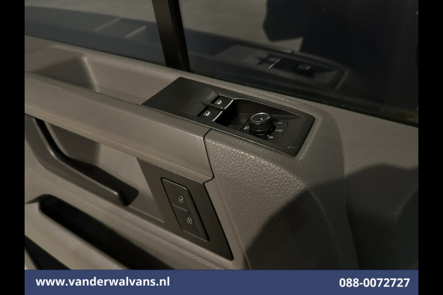 Volkswagen Crafter 2.0 TDI 140 pk L3H2 L2H1 Euro6 ** Airco | Apple Carplay | Cruisecontrol | Andoid Auto | Parkeersensoren, Stoelverwarming, Bijrijdersbank, 3000kg trekvermogen