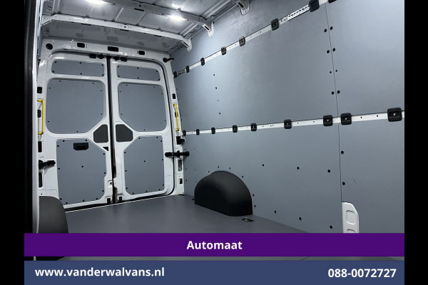 Volkswagen Crafter 2.0 TDI 140 pk Automaat L4H3 L3H2 Euro6 Airco | Camera | Apple Carplay Android Auto, Chauffeursstoel, Stoelverwarming, 3000kg Trekhaak