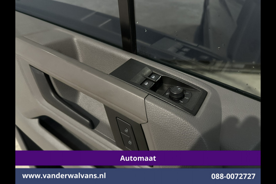 Volkswagen Crafter 2.0 TDI 140 pk Automaat L4H3 L3H2 Euro6 Airco | Camera | Apple Carplay Android Auto, Chauffeursstoel, Stoelverwarming, 3000kg Trekhaak