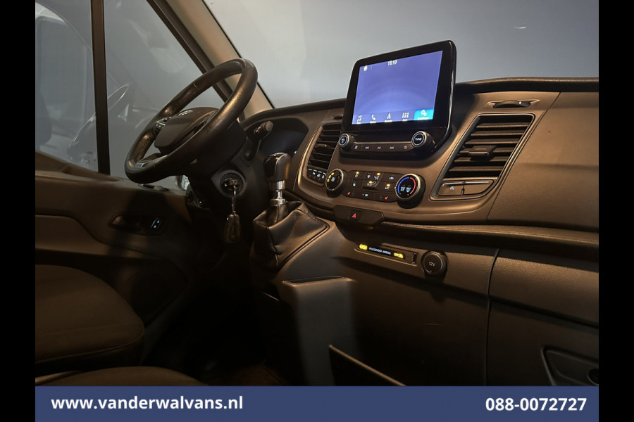 Ford Transit 2.0 TDCI 131pk L3H2 Euro6 Airco | Navigatie | Camera | Cruisecontrol | Apple Carplay | Stoelverwarming Android Auto, verwarmde voorruit, Parkeersensoren, Bijrijdersbank