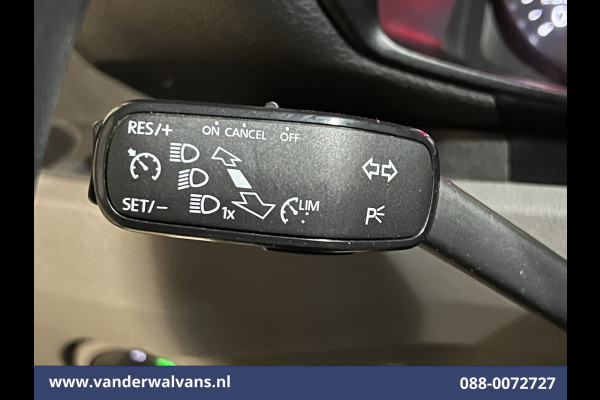 Volkswagen Crafter 2.0 TDI 140 pk L4H3 L3H2 Euro6 ** Airco | 3000kg trekhaak | Cruisecontrol | Parkeersensoren Bijrijdersbank