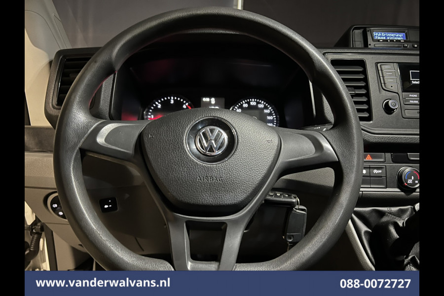 Volkswagen Crafter 2.0 TDI 140 pk L4H3 L3H2 Euro6 ** Airco | 3000kg trekhaak | Cruisecontrol | Parkeersensoren Bijrijdersbank