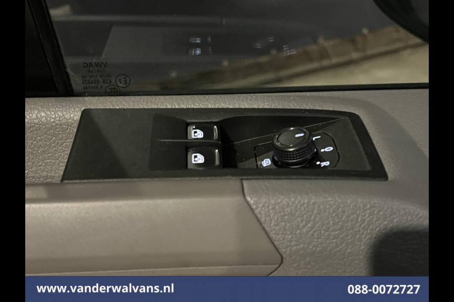 Volkswagen Crafter 2.0 TDI 140 pk L4H3 L3H2 Euro6 ** Airco | 3000kg trekhaak | Cruisecontrol | Parkeersensoren Bijrijdersbank