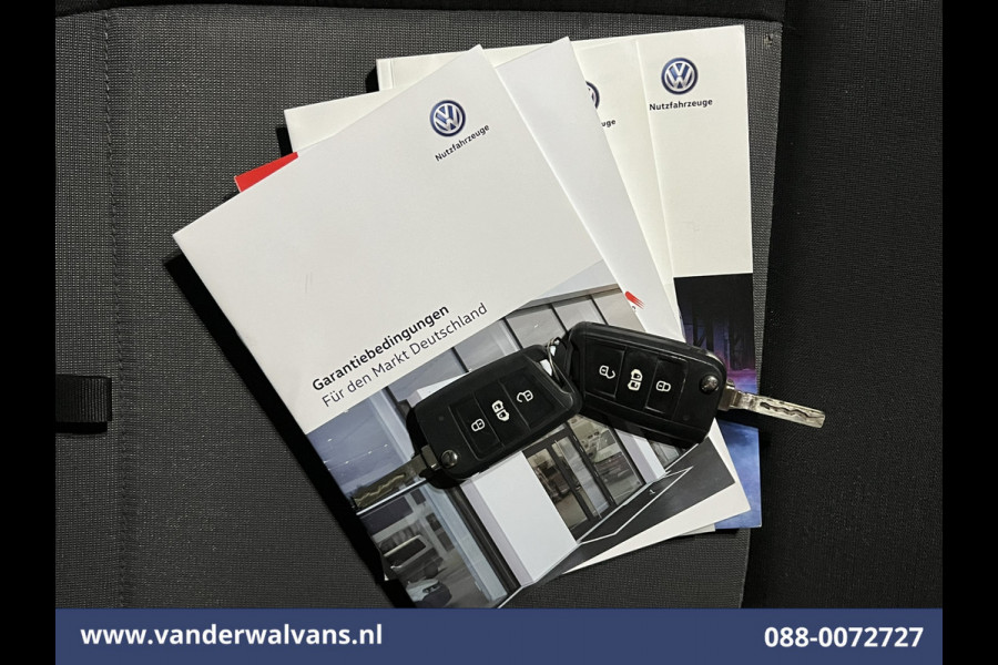Volkswagen Crafter 2.0 TDI 140 pk L4H3 L3H2 Euro6 ** Airco | 3000kg trekhaak | Cruisecontrol | Parkeersensoren Bijrijdersbank