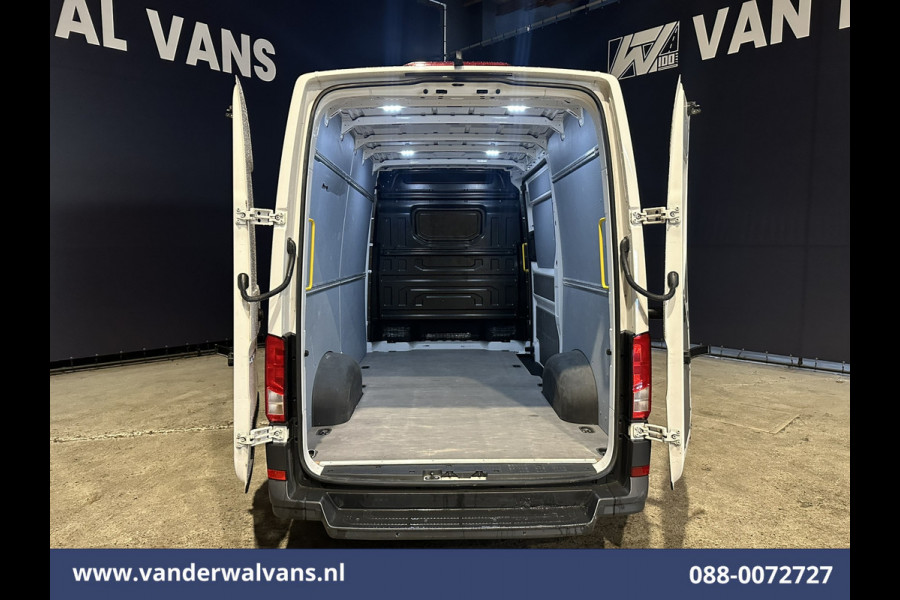 Volkswagen Crafter 2.0 TDI 140pk L3H3 L2H2 Euro6 Airco | Camera | Apple Carplay | Android Auto Parkeersensoren, Bijrijdersbank