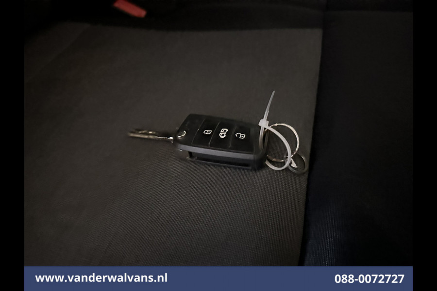 Volkswagen Crafter 2.0 TDI 140pk L3H3 L2H2 Euro6 Airco | Camera | Apple Carplay | Android Auto Parkeersensoren, Bijrijdersbank