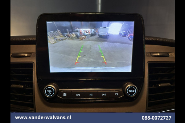 Ford Transit 2.0 TDCI 131pk L3H2 Euro6 Airco | Camera | Navigatie | Apple Carplay | Cruisecontrol Stoelverwarming, Verwarmde voorruit, Parkeersensoren, Bijrijdersbank, 2500kg trekvermogen