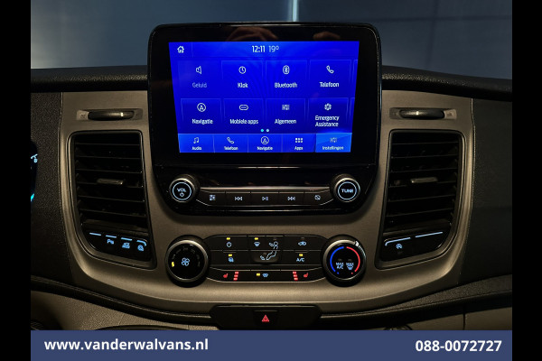 Ford Transit 2.0 TDCI 131pk L3H2 Euro6 Airco | Camera | Navigatie | Apple Carplay | Cruisecontrol Stoelverwarming, Verwarmde voorruit, Parkeersensoren, Bijrijdersbank, 2500kg trekvermogen