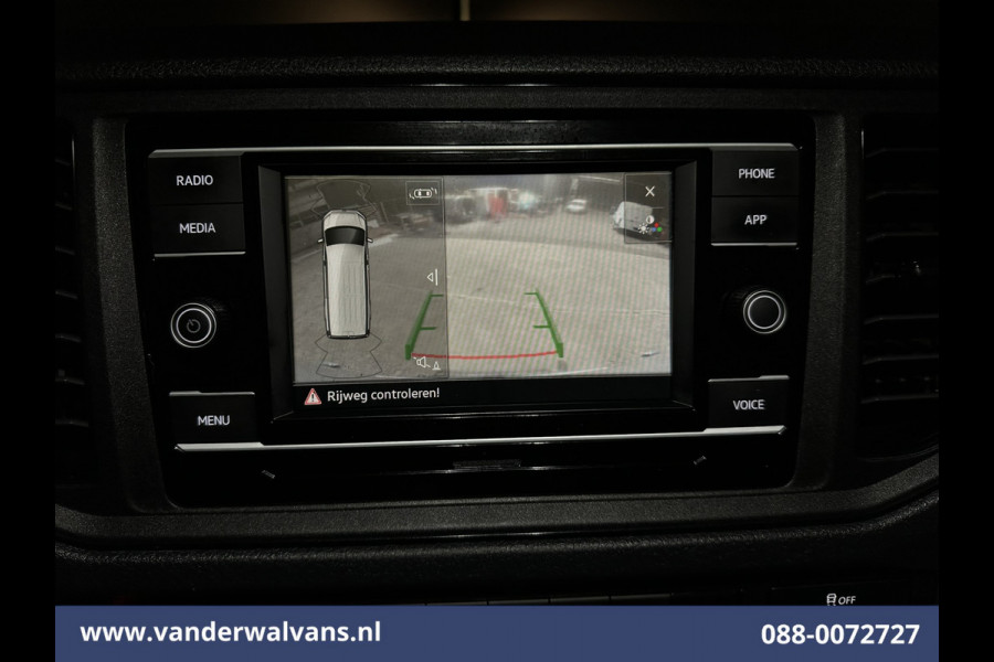 Volkswagen Crafter 2.0 TDI 141pk L3H3 L2H2 Euro6 Airco | Camera | Apple Carplay | Cruisecontrol Android Auto, Chauffeursstoel, Parkeersensoren, Bijrijdersbank, 3000kg trekvermogen, zilver