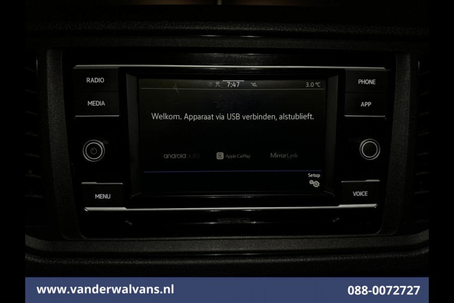 Volkswagen Crafter 2.0 TDI 141pk L3H3 L2H2 Euro6 Airco | Camera | Apple Carplay | Cruisecontrol Android Auto, Chauffeursstoel, Parkeersensoren, Bijrijdersbank, 3000kg trekvermogen, zilver