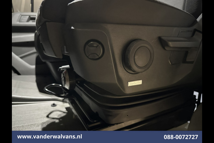 Volkswagen Crafter 2.0 TDI 141pk L3H3 L2H2 Euro6 Airco | Camera | Apple Carplay | Cruisecontrol Android Auto, Chauffeursstoel, Parkeersensoren, Bijrijdersbank, 3000kg trekvermogen, zilver
