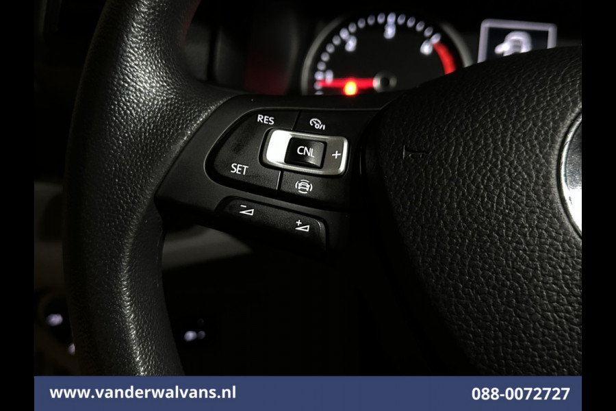 Volkswagen Crafter 2.0 TDI 141pk L3H3 L2H2 Euro6 Airco | Camera | Apple Carplay | Cruisecontrol Android Auto, Chauffeursstoel, Parkeersensoren, Bijrijdersbank, 3000kg trekvermogen, zilver
