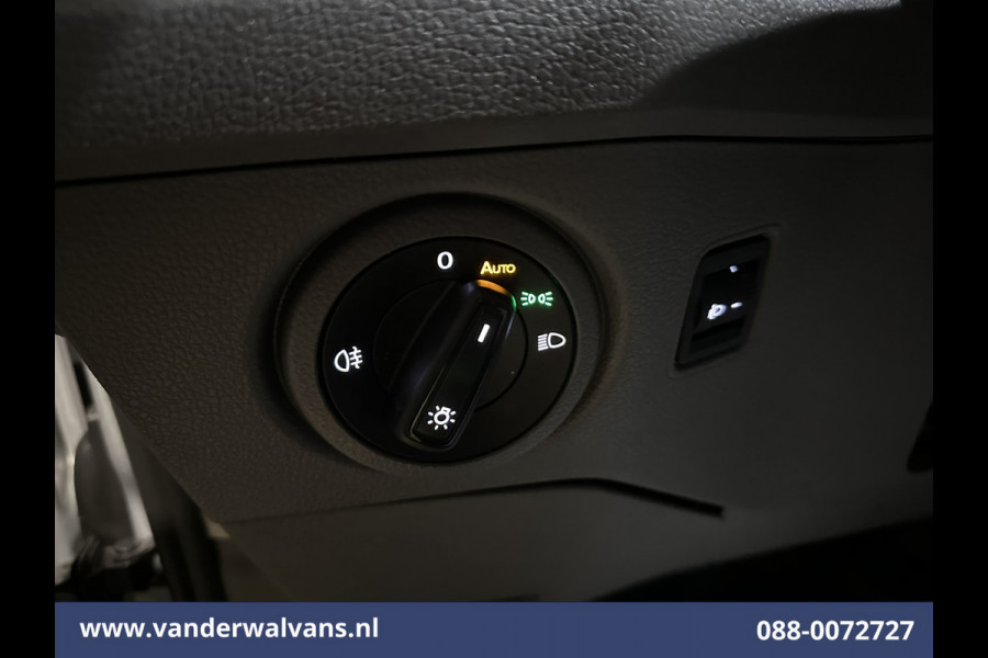 Volkswagen Crafter 2.0 TDI 141pk L3H3 L2H2 Euro6 Airco | Camera | Apple Carplay | Cruisecontrol Android Auto, Chauffeursstoel, Parkeersensoren, Bijrijdersbank, 3000kg trekvermogen, zilver
