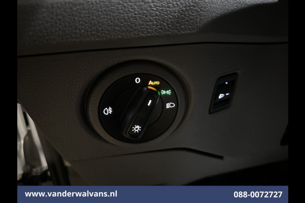 Volkswagen Crafter 2.0 TDI 141pk L3H3 L2H2 Euro6 Airco | Camera | Apple Carplay | Cruisecontrol Android Auto, Chauffeursstoel, Parkeersensoren, Bijrijdersbank, 3000kg trekvermogen, zilver
