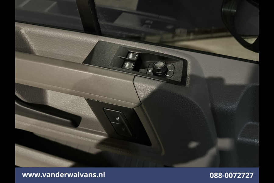 Volkswagen Crafter 2.0 TDI 141pk L3H3 L2H2 Euro6 Airco | Camera | Apple Carplay | Cruisecontrol Android Auto, Chauffeursstoel, Parkeersensoren, Bijrijdersbank, 3000kg trekvermogen, zilver