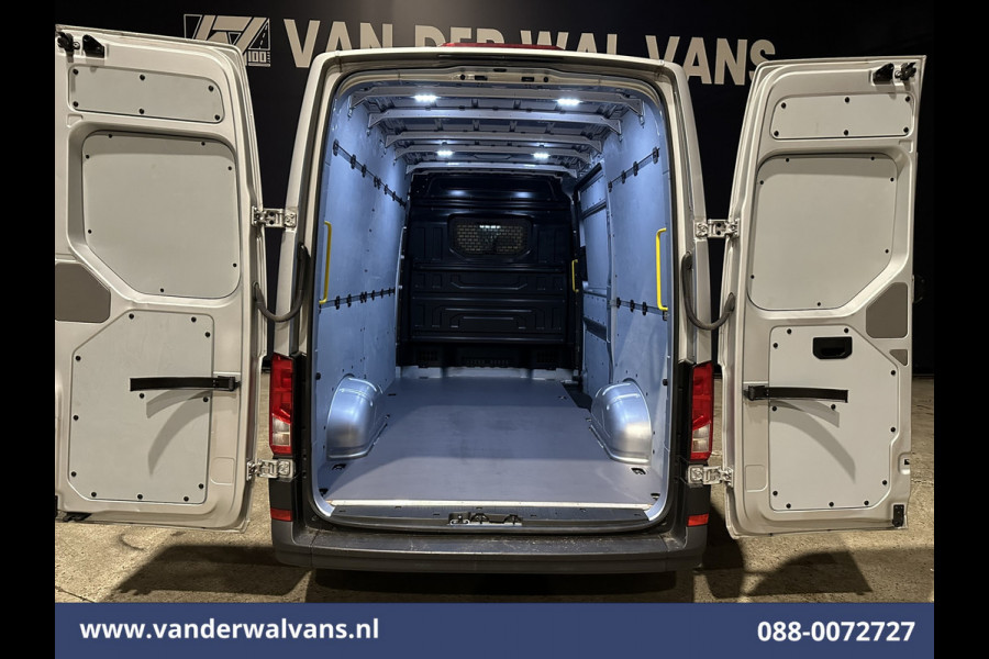 Volkswagen Crafter 2.0 TDI 141pk L3H3 L2H2 Euro6 Airco | Navigatie | Apple Carplay | Cruisecontrol Android Auto, Bijrijdersbank, 3000kg trekvermogen, zilver