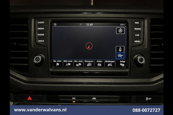 Volkswagen Crafter 2.0 TDI 141pk L3H3 L2H2 Euro6 Airco | Navigatie | Apple Carplay | Cruisecontrol Android Auto, Bijrijdersbank, 3000kg trekvermogen, zilver