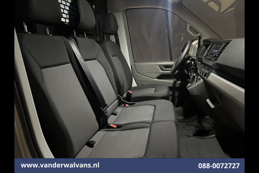 Volkswagen Crafter 2.0 TDI 141pk L3H3 L2H2 Euro6 Airco | Navigatie | Apple Carplay | Cruisecontrol Android Auto, Bijrijdersbank, 3000kg trekvermogen, zilver