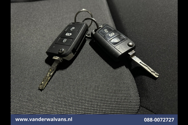 Volkswagen Crafter 2.0 TDI 141pk L3H3 L2H2 Euro6 Airco | Navigatie | Apple Carplay | Cruisecontrol Android Auto, Bijrijdersbank, 3000kg trekvermogen, zilver
