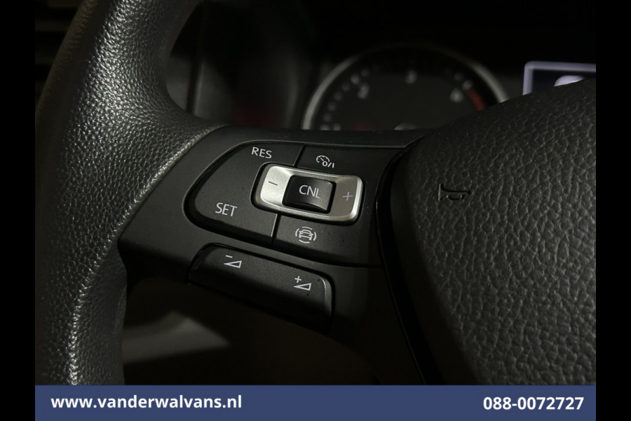 Volkswagen Crafter 2.0 TDI 140 pk L3H3 L2H2 Euro6 Airco | Camera | Cruisecontrol | Apple Carplay Android Auto, Chauffeursstoel, Parkeersensoren, Bijrijdersbank, 3000kg Trekvermogen, zilver