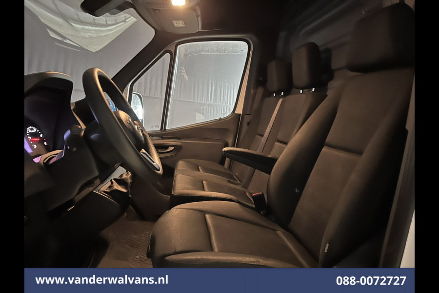 Mercedes-Benz Sprinter 315 CDI 150pk L2H2 Achterwielaandrijving Euro6 Airco | Camera | Apple Carplay | Android Auto Bijrijdersbank