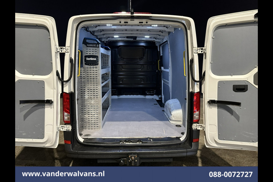 Volkswagen Crafter 2.0 TDI 141pk L3H2 L2H1 Euro6 Airco | Camera | Navigatie | 3000kg trekhaak Apple Carplay, Android Auto, Parkeersensoren, Bijrijdersbank