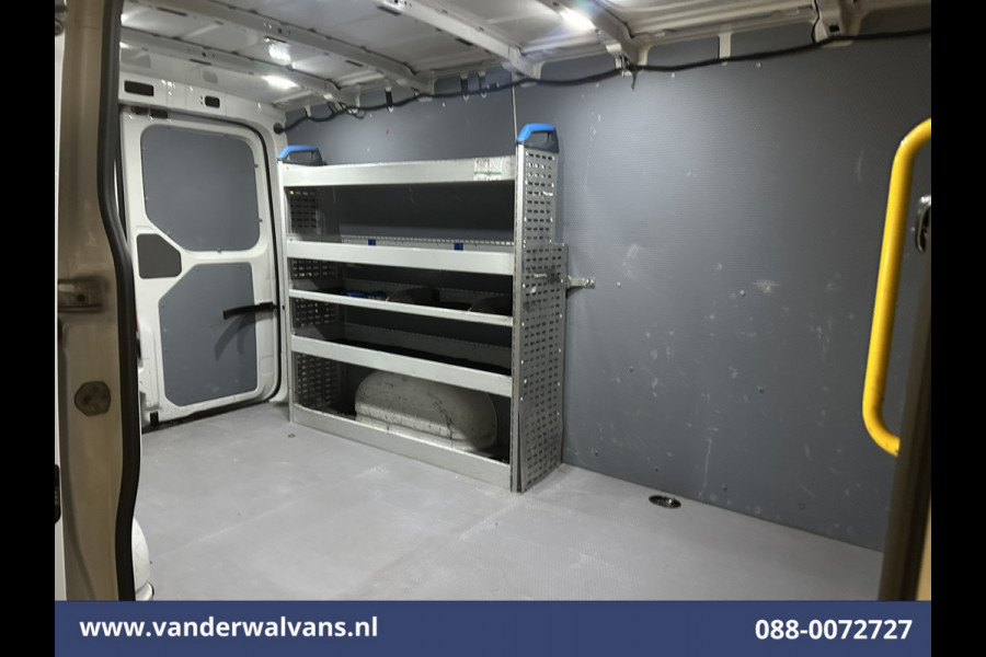 Volkswagen Crafter 2.0 TDI 141pk L3H2 L2H1 Euro6 Airco | Camera | Navigatie | 3000kg trekhaak Apple Carplay, Android Auto, Parkeersensoren, Bijrijdersbank