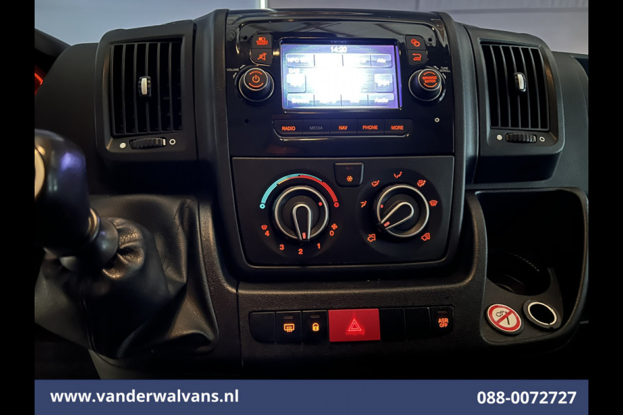 Peugeot Boxer 2.2 BlueHDi 120pk L1H1 Euro6 ** Airco | Camera | Navigatie | Trekhaak | Cruisecontrol Parkeersensoren, Bijrijdersbank