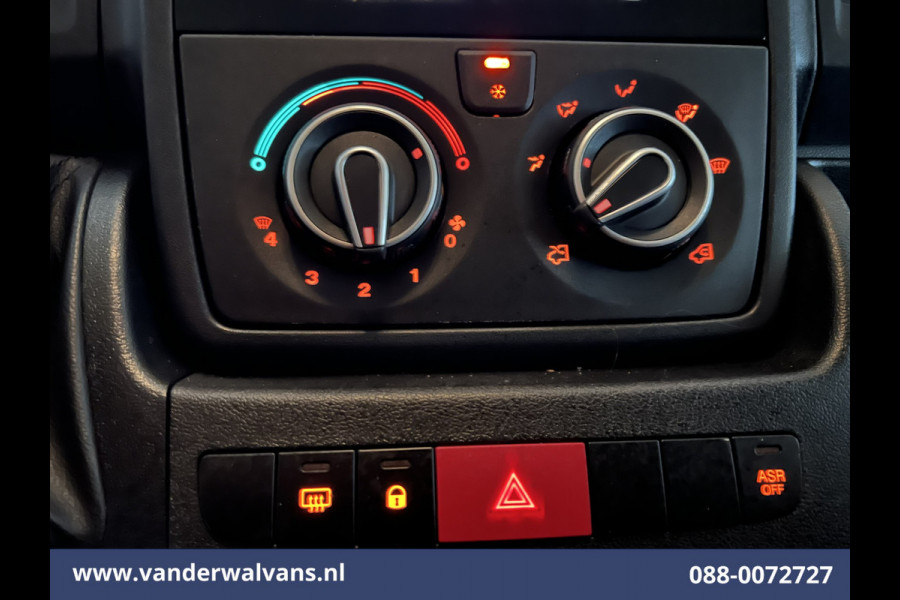 Peugeot Boxer 2.2 BlueHDi 120pk L1H1 Euro6 ** Airco | Camera | Navigatie | Trekhaak | Cruisecontrol Parkeersensoren, Bijrijdersbank