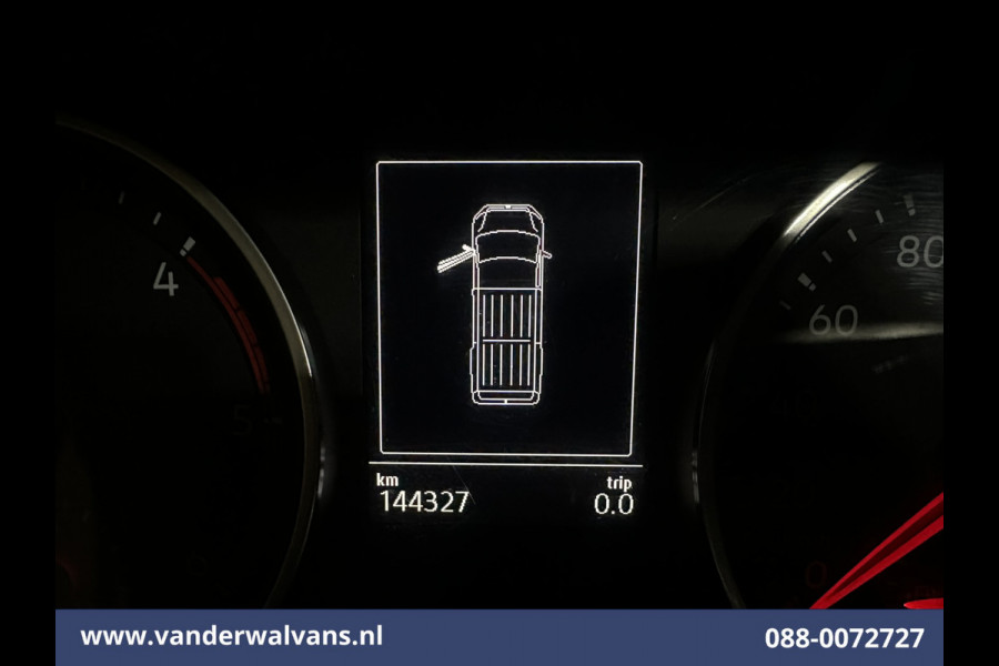 Volkswagen Crafter 2.0 TDI 141pk L3H2 L2H1 Euro6 Airco | 3000kg Trekhaak | Camera | Navigatie | Apple Carplay Android Auto, Cruisecontrol, Parkeersensoren, Dakdragers, Bijrijdersbank