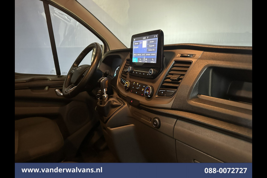 Ford Transit Custom 2.0 TDCI 130pk L1H1 Euro6 Airco | Camera | LED | Cruisecontrol | Apple Carplay | 2500kg Trekhaak Android Auto, Parkeersensoren, Stoelverwarming, Verwarmde voorruit, Bijrijdersbank