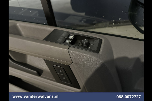 Volkswagen Crafter 2.0 TDI 141pk L3H3 L2H2 Euro6 Airco | Massagestoel | Camera | Apple Carplay | Cruisecontrol Android Auto, Chauffeursstoel