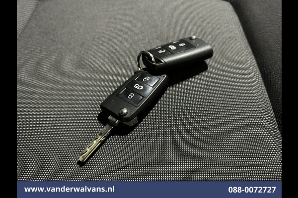 Volkswagen Crafter 2.0 TDI 141pk L3H3 L2H2 Euro6 Airco | Massagestoel | Camera | Apple Carplay | Cruisecontrol Android Auto, Chauffeursstoel
