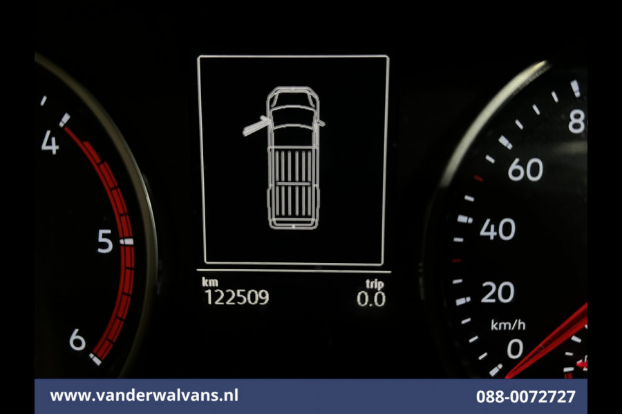 Volkswagen Crafter 2.0 TDI 141pk L3H3 L2H2 Euro6 Airco | Massagestoel | Camera | Apple Carplay | Cruisecontrol Android Auto, Chauffeursstoel