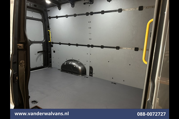 Volkswagen Crafter 2.0 TDI 140pk L3H3 L2H2 Euro6 Airco | Cruisecontrol | 3000kg Trekhaak | Camera Bijrijdersbank