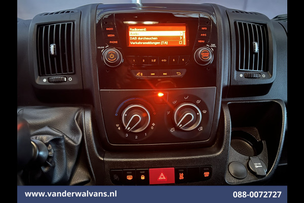 Peugeot Boxer 2.0 BlueHDI 141pk Bakwagen Laadklep Euro6 Airco | Camera | Cruisecontrol | Chauffeursstoel Bijrijdersbank