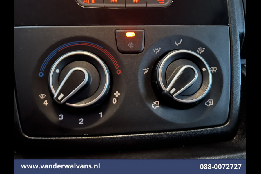 Peugeot Boxer 2.0 BlueHDI 141pk Bakwagen Laadklep Euro6 Airco | Camera | Cruisecontrol | Chauffeursstoel Bijrijdersbank