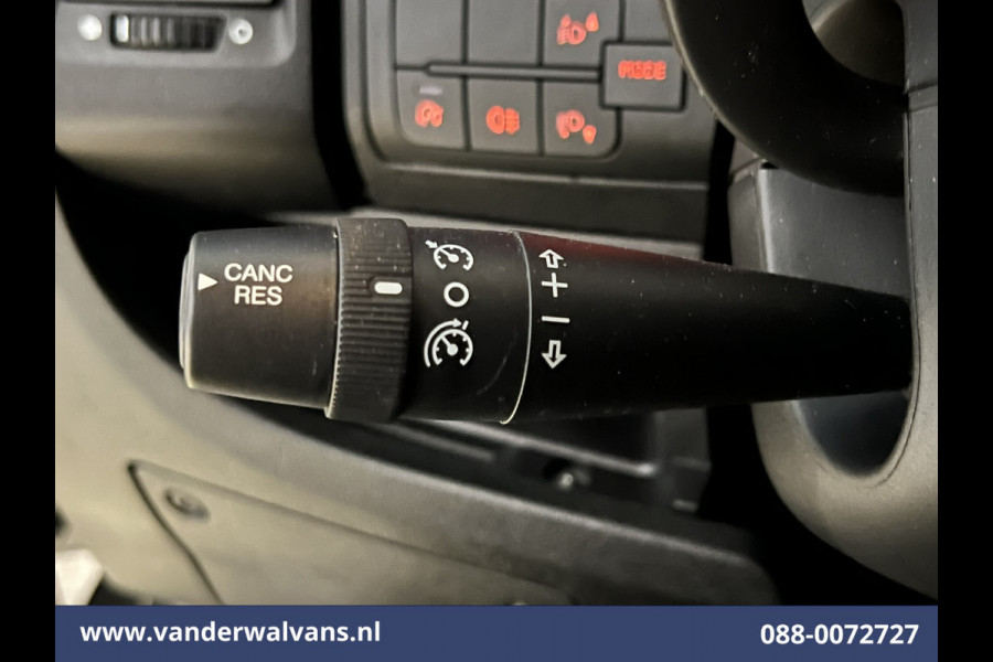 Peugeot Boxer 2.0 BlueHDI 141pk Bakwagen Laadklep Euro6 Airco | Camera | Cruisecontrol | Chauffeursstoel Bijrijdersbank