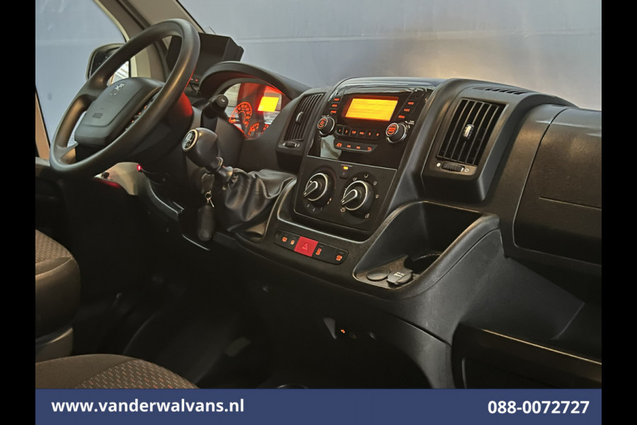 Peugeot Boxer 2.0 BlueHDI 141pk Bakwagen Laadklep Euro6 Airco | Camera | Cruisecontrol | Chauffeursstoel Bijrijdersbank