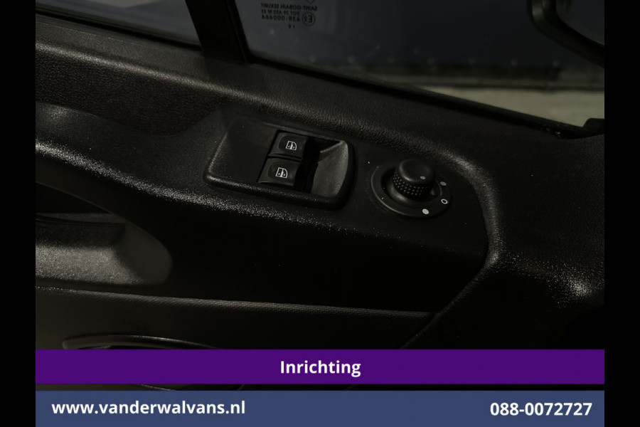 Renault Trafic 1.6 dCi L1H1 inrichting Euro6 Airco | Imperiaal | Trekhaak | Navigatie | Cruisecontrol | LED | Parkeersensoren Bijrijdersbank