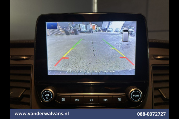 Ford Transit Custom 2.0 TDCI L2H1 Euro6 Airco | Navigatie | Camera | LED | Cruisecontrol | Verwarmde voorruit 2800kg trekvermogen, Stoelverwarming, Parkeersensoren, Bijrijdersbank