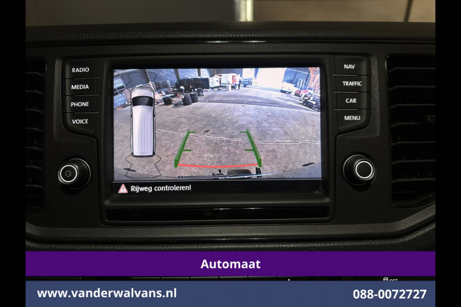 Volkswagen Crafter 2.0 TDI 141pk Automaat L3H3 L2H2 Euro6 Airco | Massagestoel | Camera | Navigatie | 3000kg Trekhaak | Cruisecontrol Chauffeursstoel, Parkeersensoren, Stoelverwarming, Bijrijdersbank
