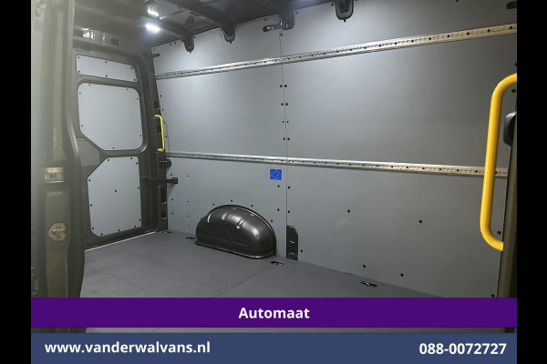 Volkswagen Crafter 2.0 TDI 141pk Automaat L3H3 L2H2 Euro6 Airco | Massagestoel | Camera | Navigatie | 3000kg Trekhaak | Cruisecontrol Chauffeursstoel, Parkeersensoren, Stoelverwarming, Bijrijdersbank