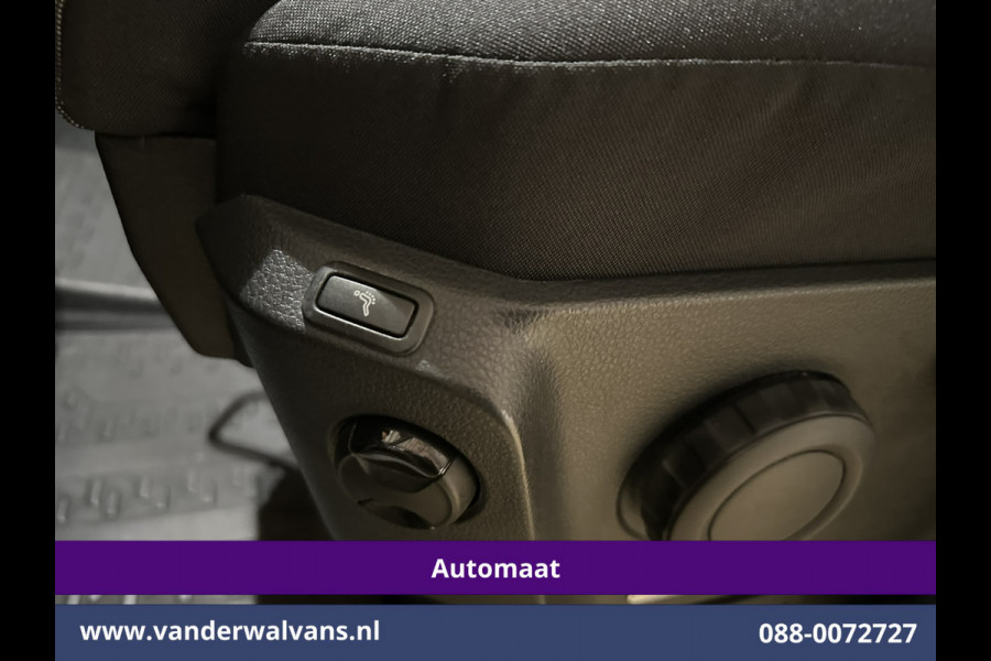 Volkswagen Crafter 2.0 TDI 141pk Automaat L3H3 L2H2 Euro6 Airco | Massagestoel | Camera | Navigatie | 3000kg Trekhaak | Cruisecontrol Chauffeursstoel, Parkeersensoren, Stoelverwarming, Bijrijdersbank