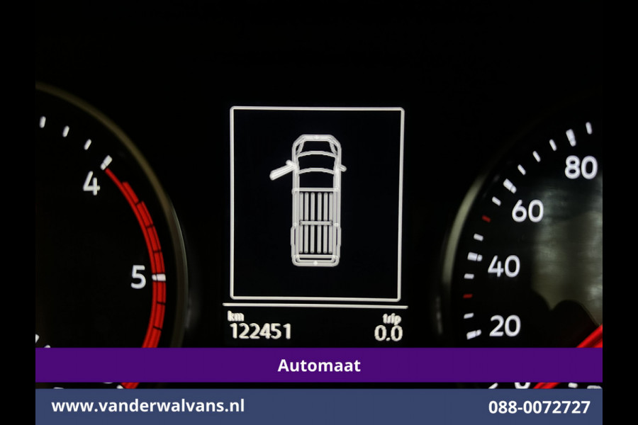 Volkswagen Crafter 2.0 TDI 141pk Automaat L3H3 L2H2 Euro6 Airco | Massagestoel | Camera | Navigatie | 3000kg Trekhaak | Cruisecontrol Chauffeursstoel, Parkeersensoren, Stoelverwarming, Bijrijdersbank