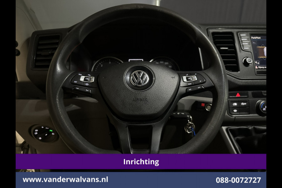 Volkswagen Crafter 2.0 TDI 177pk 3500kg Trekhaak Achterwiel aandrijving L3H3 L2H2 Inrichting Euro6 Airco | Camera | Navigatie | Apple Carplay Android Auto, Cruiscontrol, Chauffeursstoel, Verwarmde Voorruit, Parkeersensoren